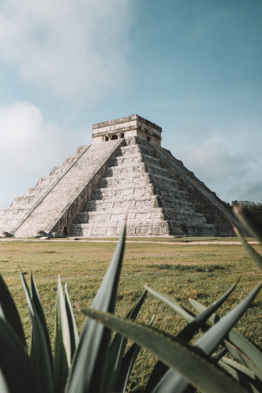"Los Mayas: Una Civilización Avanzada y Sofisticada que Dejó un Legado Imperecedero"